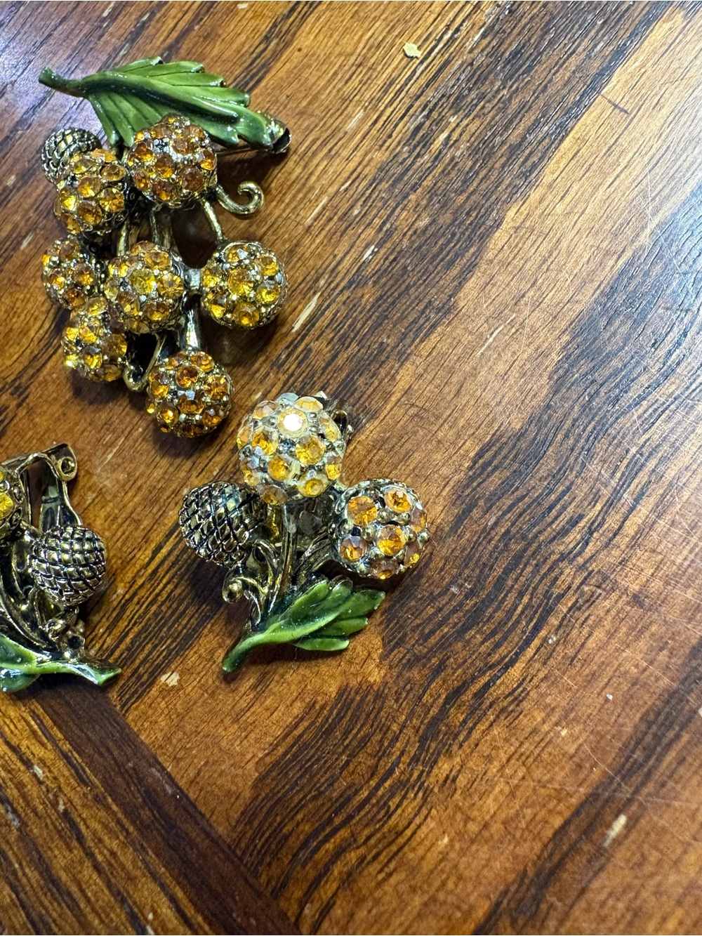 Vintage Hollycraft Yellow/Orange Floral Brooch and Clip Earrings Set - Picture 3 of 7